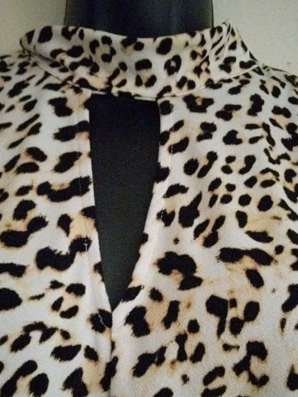 Banana Republic Leopard Print Sleeveless Keyhole Halter Top with Tie Behind Neck - Picture 2 of 9